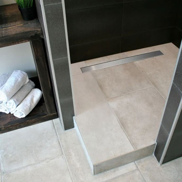 Desagüe Lineal Clásico Atrim Brillante 70cm DA700T04